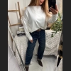 Luźny sweter w kolorze śmietanowym z dekoltem w łódkę
